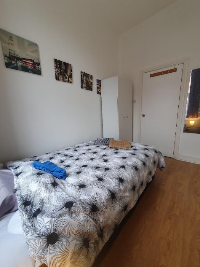 63B Willesden Lane Two Bed Apartment Londra Esterno foto